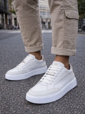 באלר סניקרס לבנות מעור עקב בצבע בז'