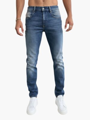 ג׳ינס דיזל די-סטראקט 9M16