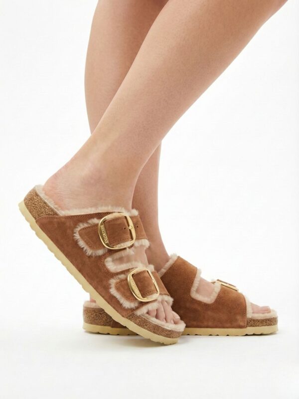 בירקנשטוק כפכפי עור חום עם פרווה