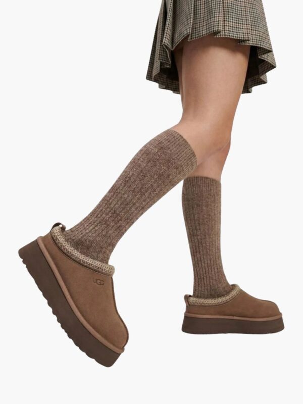 האג כפכף Tasman בגוון ורוד כהה עם סוליה מוגבהת