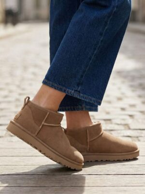 UGG מגפון חום עשויות זמש יוקרתי עם פרווה פנימית רכה