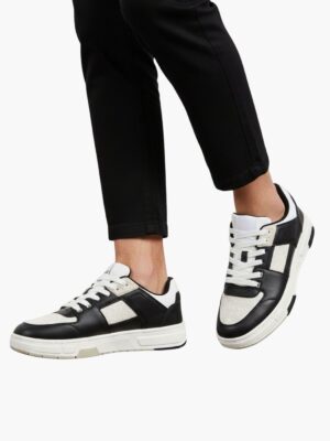 הוגו סניקרס לגברים שחור לבן עם לוגו