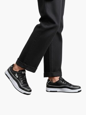 נעליים דיזל לגברים בצבע שחור עם לוגו לבן