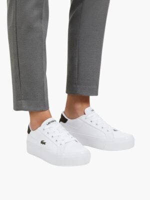 לקוסט סניקרס לבנות עם לוגו קלאסי