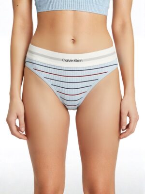 תחתון כחול בהיר של קלוין קליין בד ריב עם פסים אופקיים וגומי לבן עם לוגו שחור