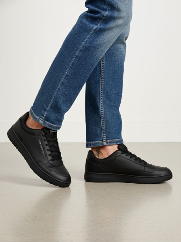 טומי הילפיגר סניקרס שחורות לגברים