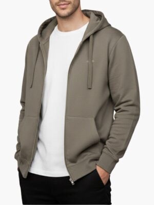 קפוצ’ון חאקי של הוגו עם רוכסן קדמי, כיסים ושם המותג HUGO בצד שמאל של החזה.