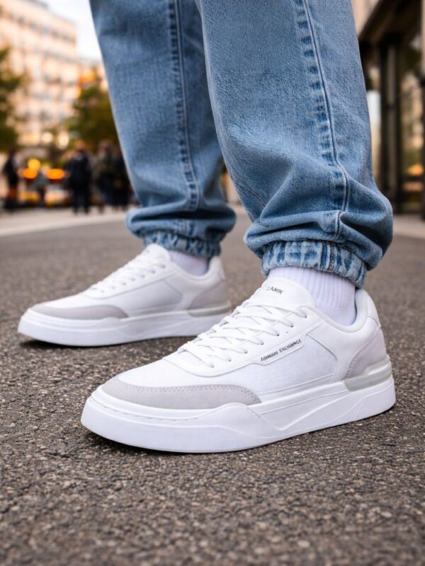 סניקרס לבנות של ארמני לגברים בהנחה