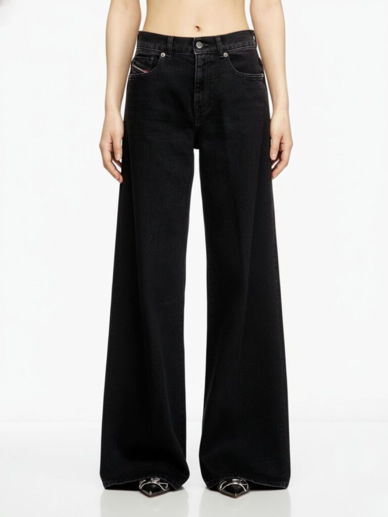 ג’ינס שחור של דיזל בגזרה רחבה עם מותן גבוהה ותווית לוגו מאחור