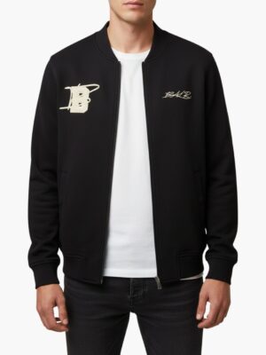 ג׳קט שחור של באלב עם רוכסן קדמי, לוגו B וכתובת על הגב אמסטרדם 2013