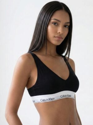 קלווין קליין טופ שחור אלסטי