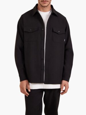 חולצת ג’קט שחורה של באלר עם כיסים קדמיים וסגירת כפתורים, רקמת לוגו BALR בגב