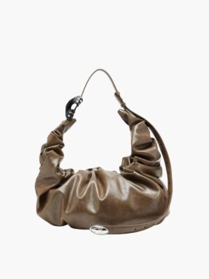 תיק כתף בנוני חום של דיזל במראה רך ומקומט