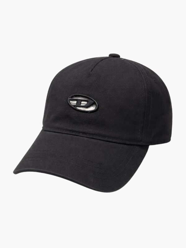 כובע מצחייה דיזל Oval D שחור עם לוגו רקום בחזית וסגירה מתכווננת