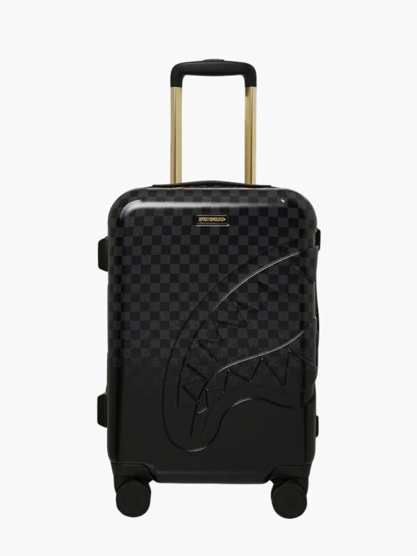 מזוודת טרולי שחורה עם דוגמת משבצות, איור כריש מובלט, ידית טלסקופית זהובה, גלגלים כפולים ומנעול TSA מובנה של ספרייגראונד