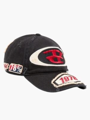 כובע דיזל שחור עם פאצ׳ים ולוגו