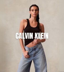 גופייה שחורה וג'ינס קלווין קליין Calvin Klein לנשים