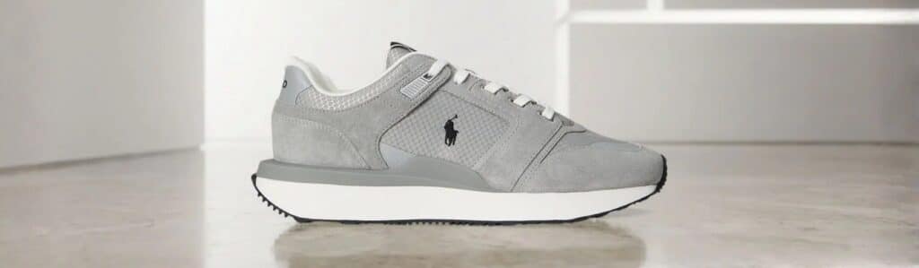 נעלי סניקרס פולו ראלף לורן (Polo Ralph Lauren) לגברים בצבע אפור זמש בשילוב רשת ולוגו שחור