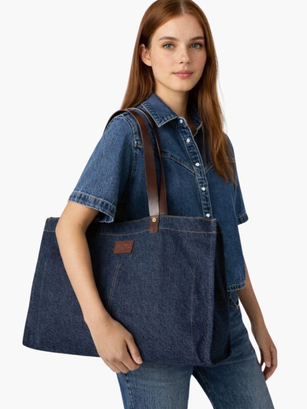 תיק צד ג'ינס Levi's Heritage Tote בצבע כחול כהה עם רצועות עור