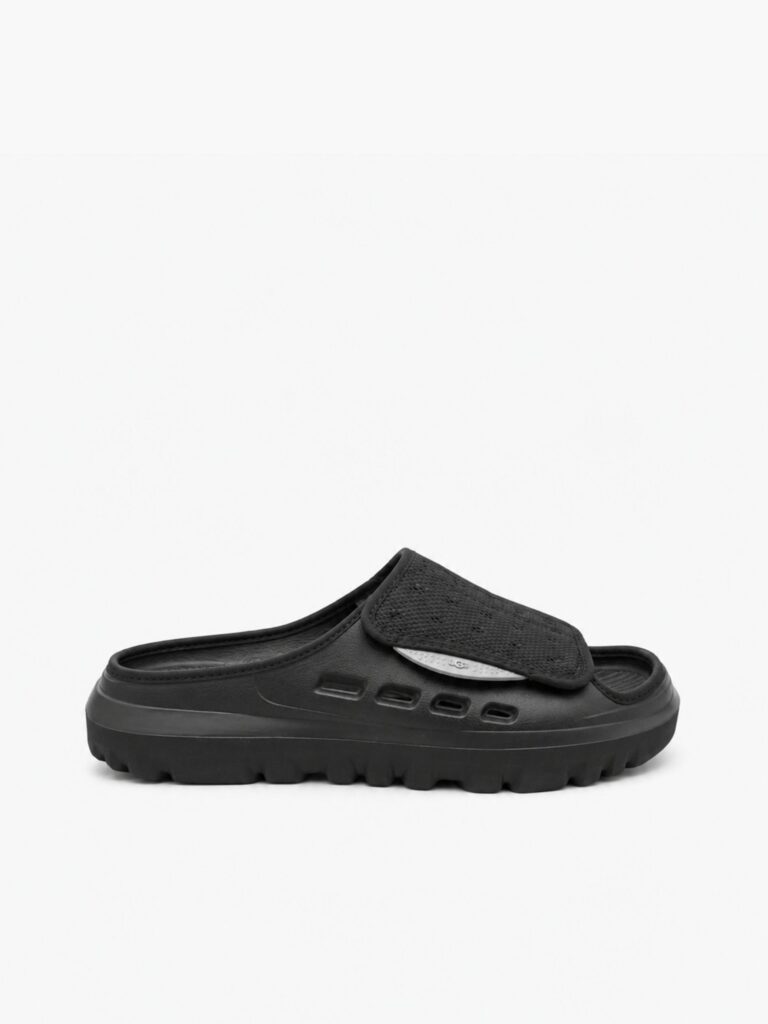 כפכפי UGG סלייד בצבע שחור לגבר