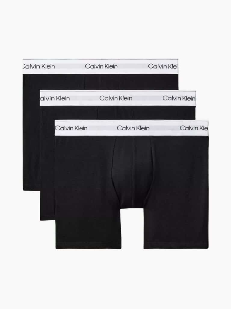 מארז 3 בוקסרים קלווין קליין שחור Icon Boxer Brief עם חגורה לבנה.