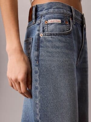 קלווין קליין ג'ינס נשים בגזרת Barrel Cropped