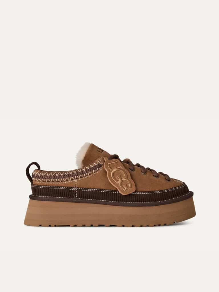 נעלי האג Heritage Lace-Up Slipper מזמש חום בהיר עם עיטור קלוע ותליון לוגו נתיק